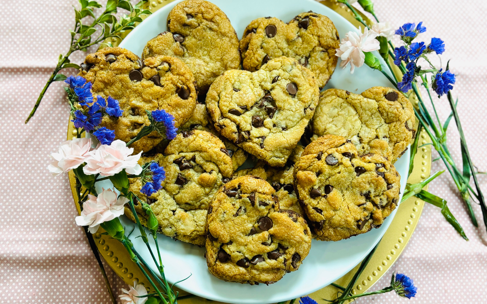 image of heart shaped chocolate chip cookies photo by Sofia Regazzoni